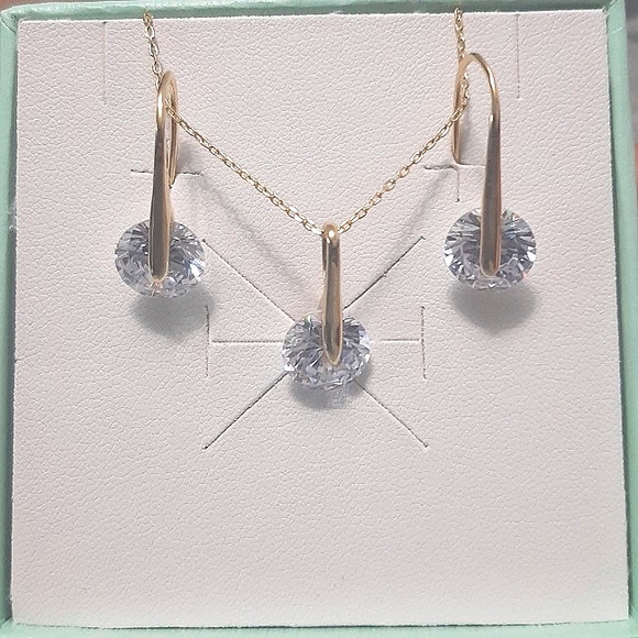Real Cubic Zirconia Gold Plated Silver Set - Picture 3 of 10